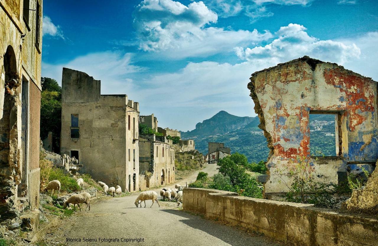 Hotel Funtana Ena Bari Sardo Exterior foto